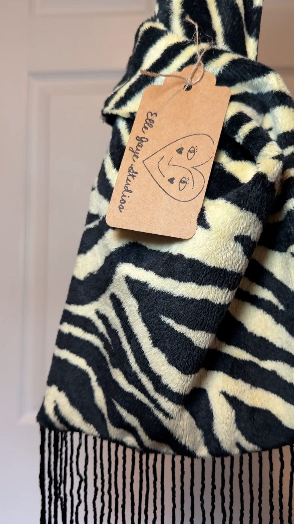 Zebra Girl 01 | Knot Bag