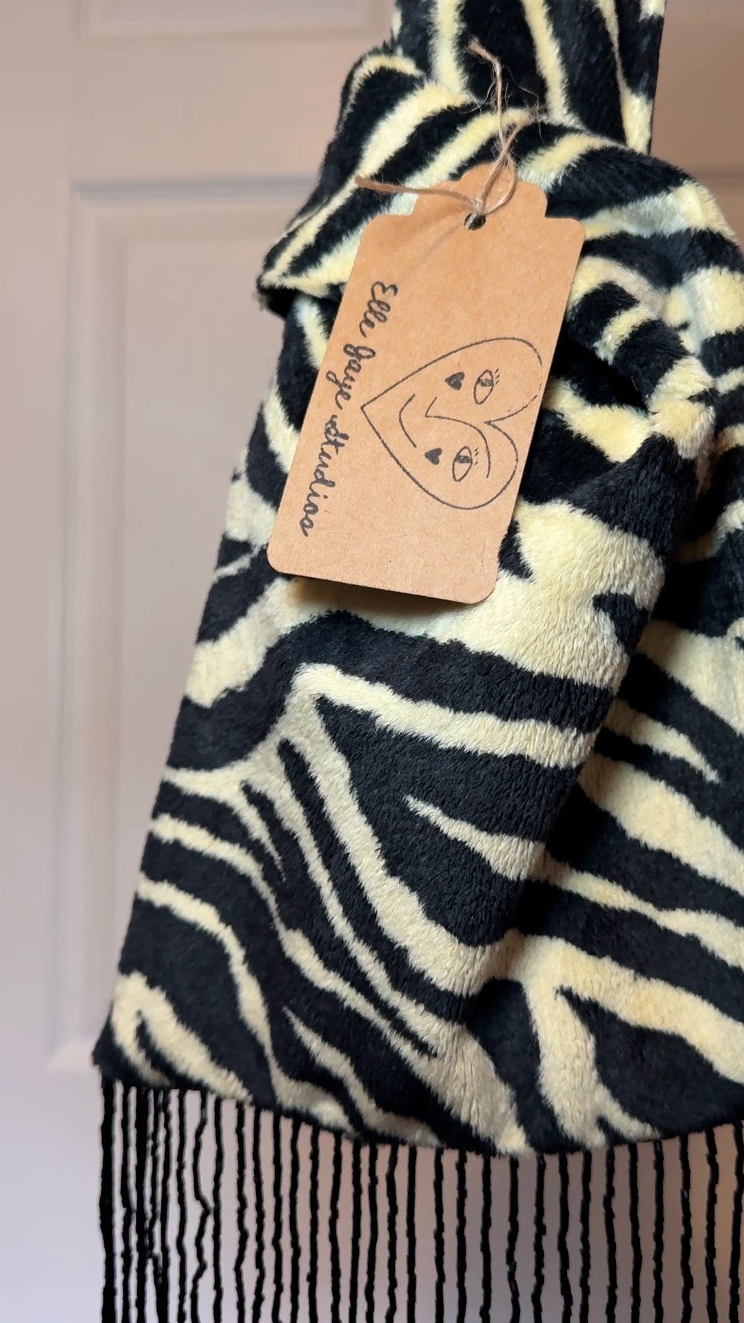 Zebra Girl 01 | Knot Bag