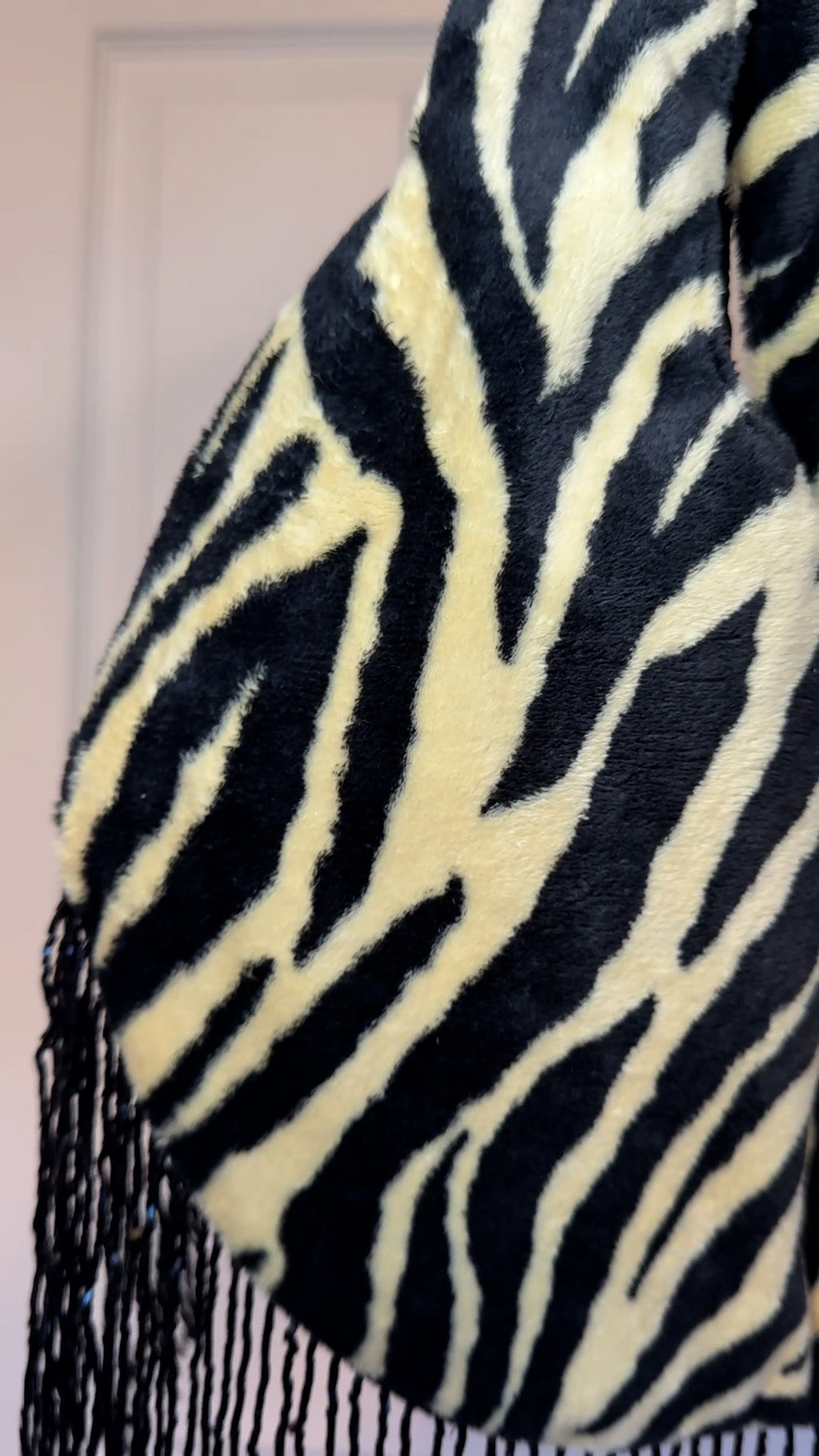 Zebra Girl 02 | Hooped Bag