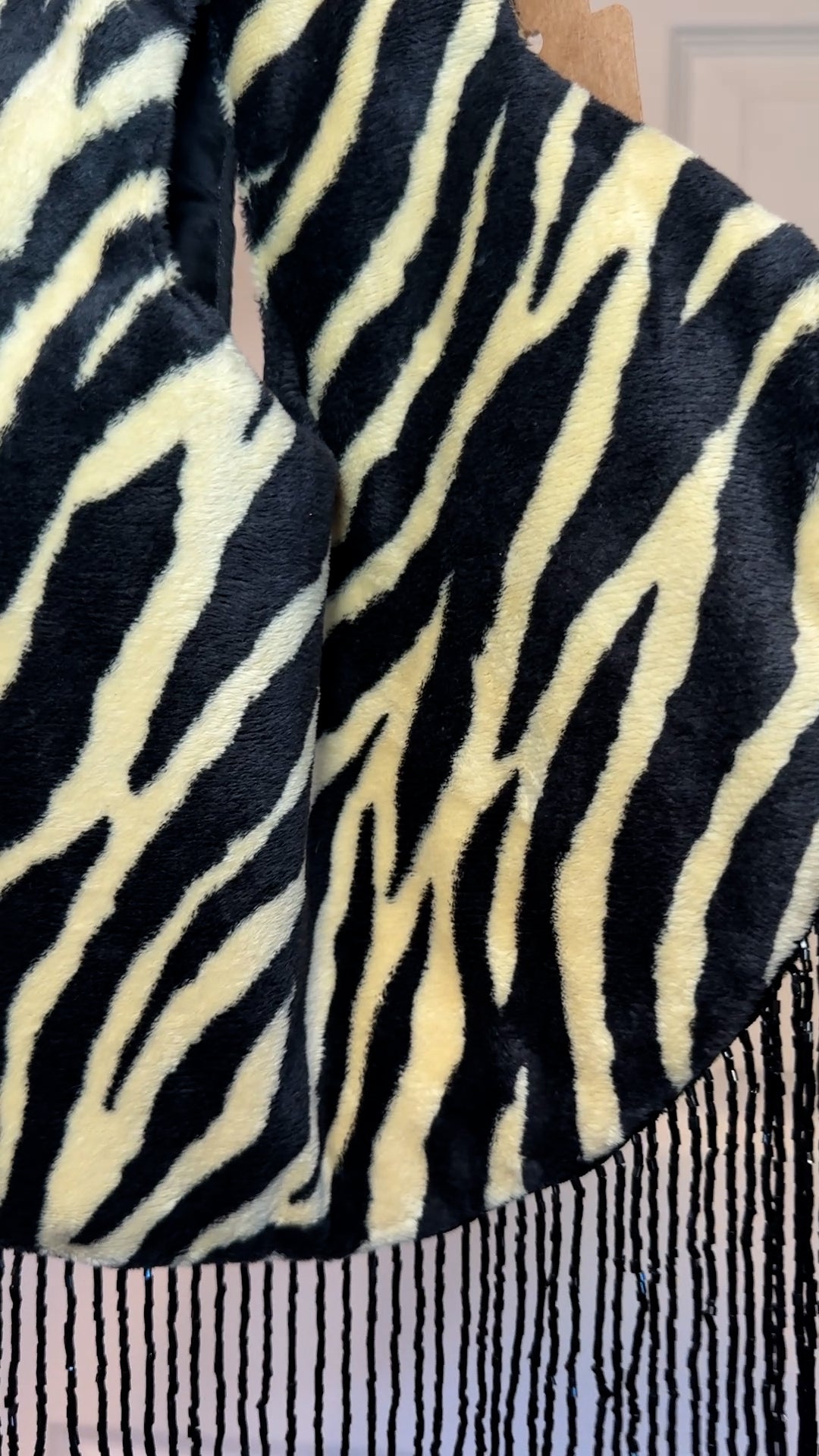 Zebra Girl 02 | Hooped Bag